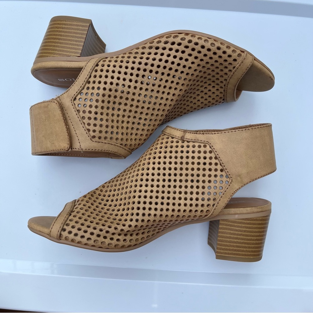 Solanz Sandals Womens 9M Roar Brown Perforated Peep Toe Slingback Mid Block Heel